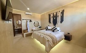 Ananda Hotel Boutique